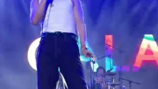 “带着自信听GALA这首歌准没错”
#gala乐队#youngforyou#现场版live