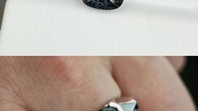 3.99ct黑武士尖晶
大颗的黑尖晶特别少，黑色宝石里我唯一偏爱的黑尖晶，因为它有十足刚性，又有尖晶