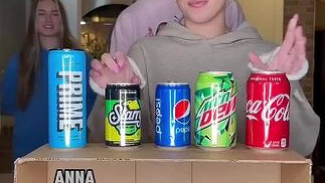 怎么看起来好像美女更喜欢动脑子#趣味游戏 #日常娱乐