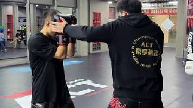 释放一天的疲惫，愉快的和今天说晚安
“成为更好的人”这是新的约定#临沂 #零基础学格斗 #自由搏击 