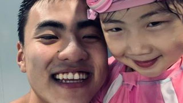 对你的感情就想热爱游泳一样，但你的出现比游泳更重要#游泳体育生 #最治愈的笑容