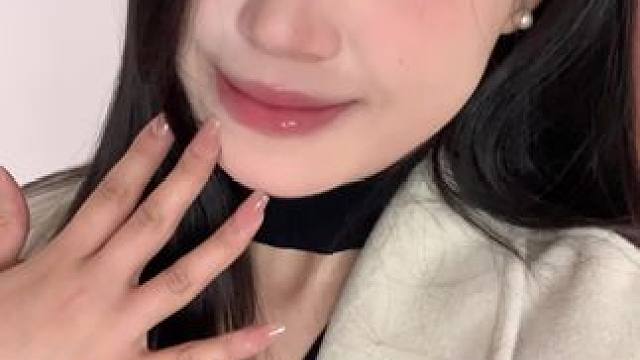 今天试试白开水妆容！#超显嫩的新手日常妆 #女大学生苦练化妆日记 #韩妆 #白开水妆容 #百万美妆新