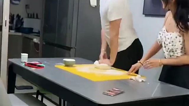 老妈笑的活不成了[允悲]