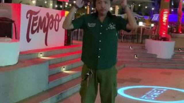 我用压岁钱学了个街舞！明年去亲戚家 表演节目就有信心了……吧......你们说行吗#创作灵感 #街头