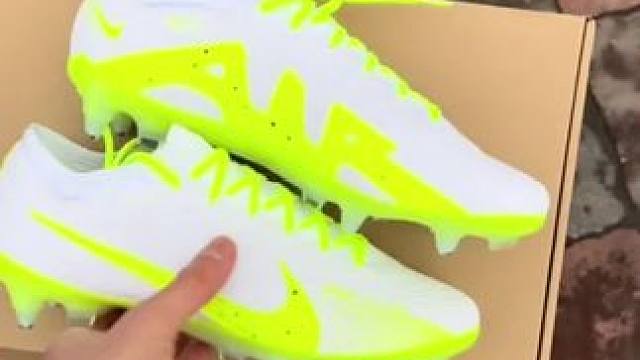 #唯有足球不可辜负 #dou来足球季 #足球鞋 #遇见足球 #好鞋推荐