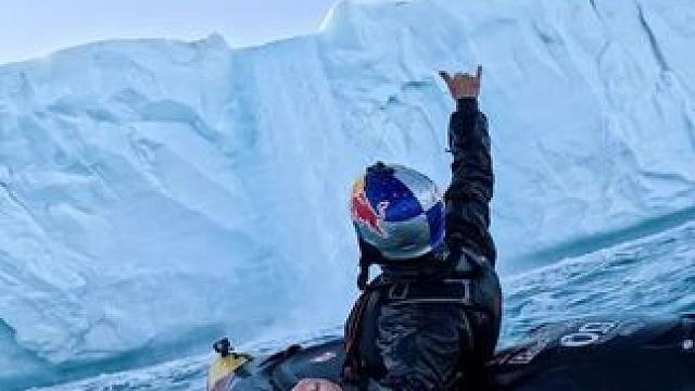 激流勇进 勇往直前#激流勇进 #皮划艇激流回旋 #极限运动 #专业动作请勿模仿