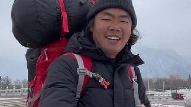 徒步全国第493天，我到华山了，#徒步 #记录真实生活 #主打的就是一个真实 #真实户外 #徒步旅行