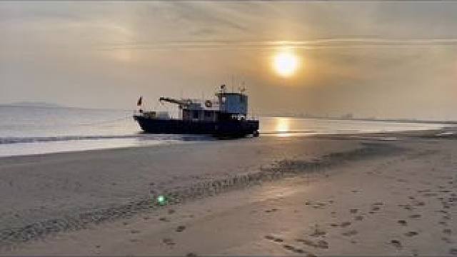 #看海可以治愈一切 #总有一片海值得你去看看 #这是冬天海边的颜色 #向着大海说一个你的愿望 #海边