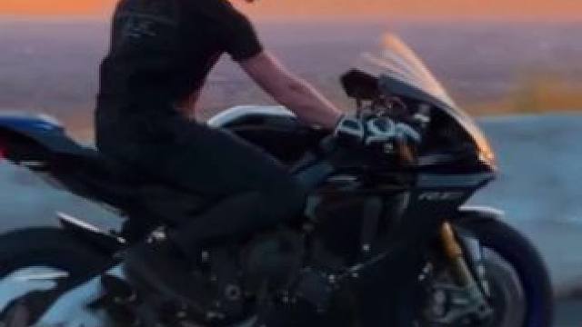 这就是我想要的自由 #机车 #雅马哈r1