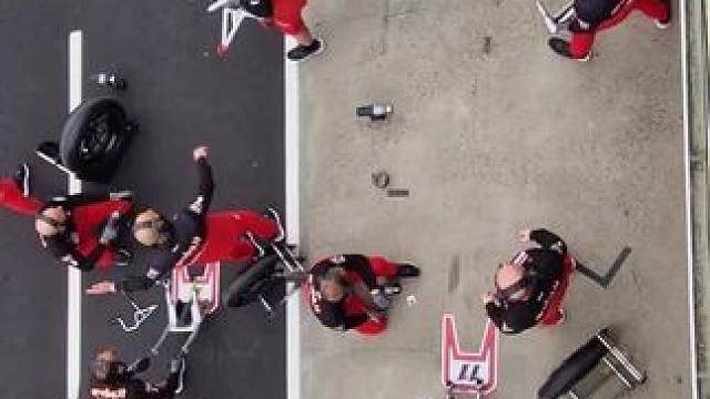 航拍杜卡迪专业团队换胎练习！#机车 #摩托车比赛 #杜卡迪