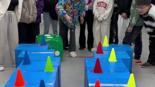 看聪明老板如何发开工红包#办公室游戏 #欢乐办公室 #活跃气氛的办公室游戏推荐