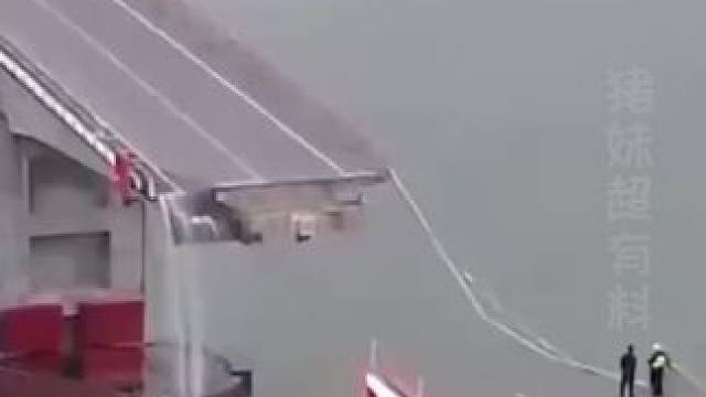 老天爷，要不你看看你在做什么？#沥心沙大桥断裂 #交通安全 #苦难 #难过 #生命