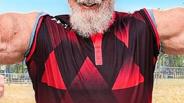 世界最强壮的爷爷，挑战坐式拔河比赛，赢者可带走500美元！ #拔河 #拔河比赛 #握力 #力量训练 