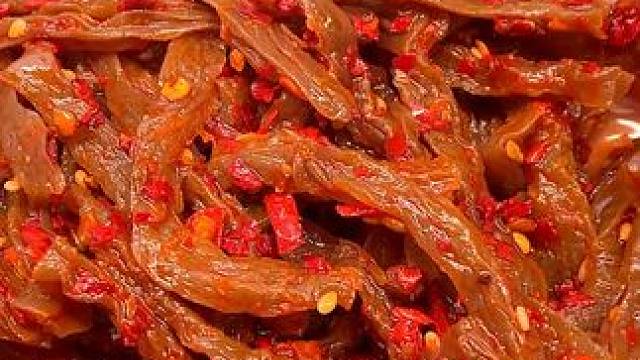 湖南人真的太会吃了! 香香辣辣像吃毛肚一样! 越吃越香～越吃越想吃！没吃过的一定要尝尝!#零食推荐 