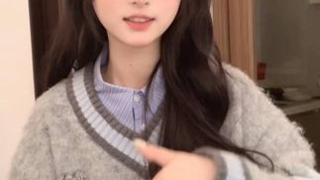 你们知道我发手势舞意味着什么吗？#甜甜的手势舞 #女大学生 #今天长这样 #这个bgm好甜呀