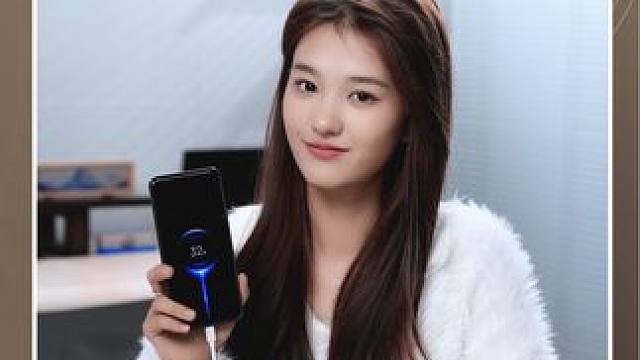 这也太神奇了 香蕉竟然还能给手机充电 #香蕉充电 #测评 #鉴定 #物理实验