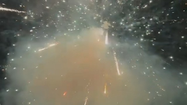 晚到的元宵烟花