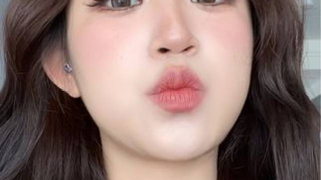 经常被姐妹们夸的睫毛就是这样贴的哦 试试看尊的不一样#睫毛精 #变美小技巧