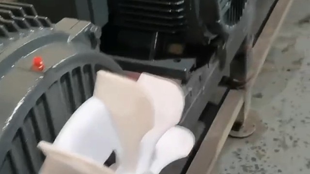 做生意的宣传也不如客户的一句转介绍，好的口碑才是长久。