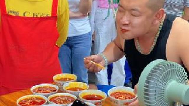 甘肃帅哥不怕辣！不为现金，只为了体验人生~#螺蛳粉