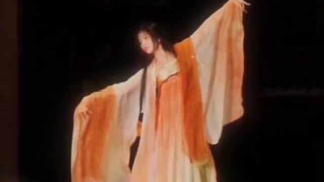 繁花似锦觅安宁，淡云流水度此生#古典舞 #翻跳 #情霜 #汉元素