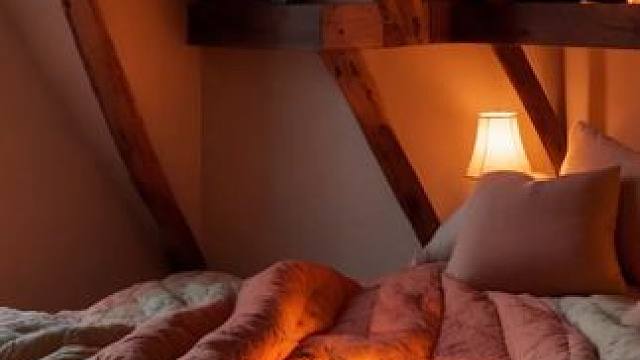 当暴风雪来临时，就住在这样舒适的小屋里吧！聆听风雪声 #白噪音 #助眠视频 #助眠声音