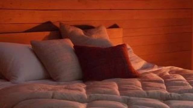 暴风雪天的温暖小屋里，我听着壁炉燃烧的声音睡着了 #白噪音 #助眠视频 #助眠声音