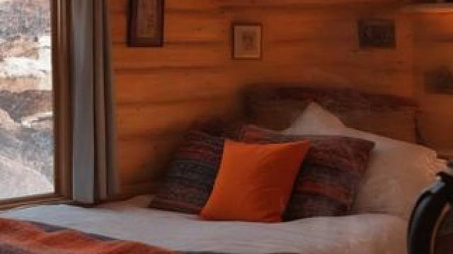 暴风雪之夜，山区的舒适小屋里，伴随温暖炉火入睡吧 #白噪音 #助眠视频 #助眠声音