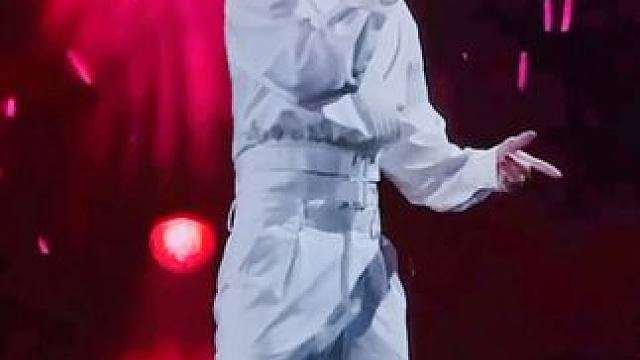 不得不爱真是常看常新❤️ #周震南 #周震南不得不爱氛围感 #现场版live #周震南演唱会