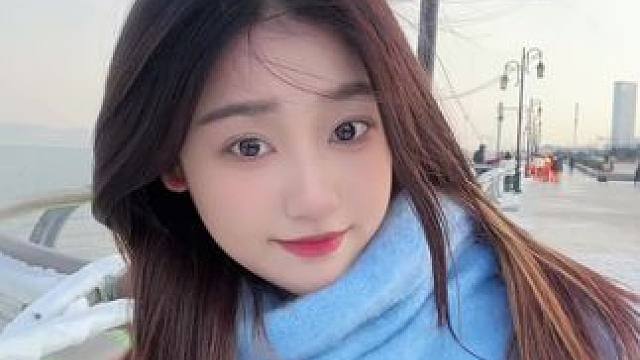 #一起跳甜妹手势舞 #这个bgm好甜呀 #多巴胺蜜桃妆也太元气了 #爱笑女孩运气不差 #低像素自拍故