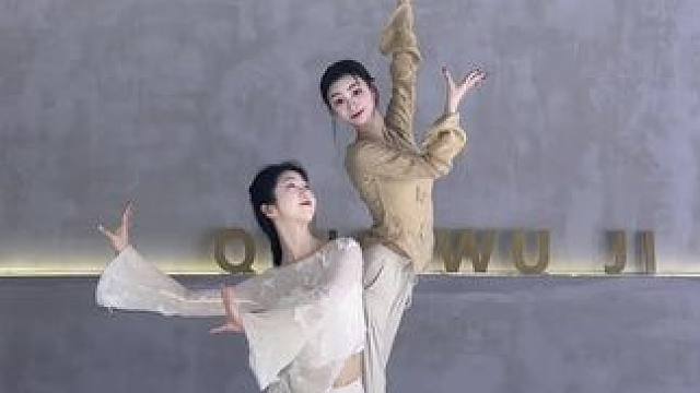 再靠近一点点…