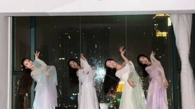 姐妹版《苏莫遮》，时隔3年的见面可以用叽里呱啦来形容哈哈 舞房：