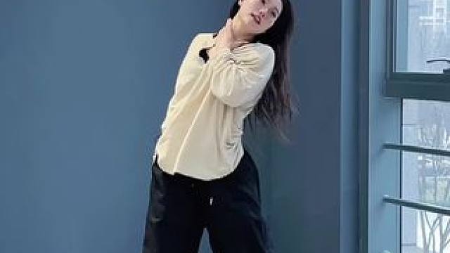 #翻跳 #基础爵士 #qian茜编舞 #氛围感 这首会不会太美了一点！#goodthing