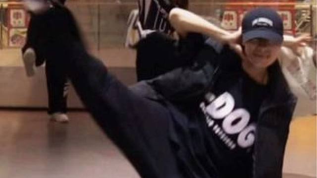 本人承诺‍♂️线上线下一个样子（没有照骗）还得随身携身份证才能证明身份了#Biabia #cc编舞