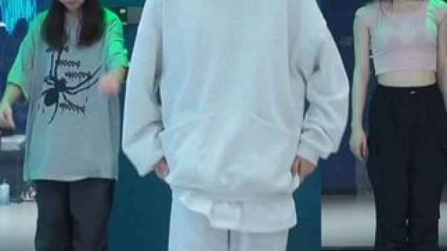 复工第一天会给所有跳舞人一个过年后的奖励（奖励明天起不了床）#说爱你刘至佳 #CC编舞 #小甜歌 #