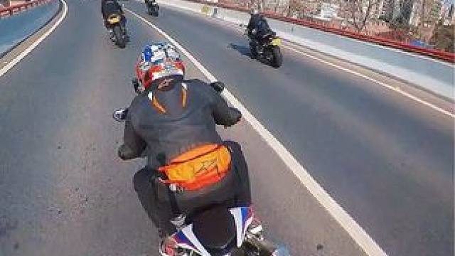 如果你问我生活的解药是什么，那当然是我的摩友们。#机车 #宝马 #s1000rr #每一帧都是热爱 