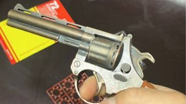 80后的小伙伴们，有没有拿着你的压岁钱买过这把枪#7080后童年的回忆再也回不去的青春岁月 #童年玩