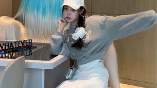 “对待穿着的态度
 就是对待人生的态度！”#早春穿搭 #开春搭配