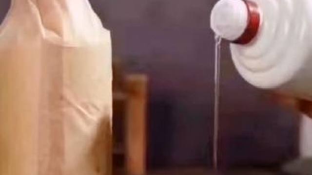 茅台本地人不成文的规矩，很多人会喝这种包装的酒，酒桌上仅次于矿泉水瓶子酒的待遇！如果不是商务宴请，拿