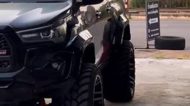 丰田海拉克斯 
#丰田海拉克斯 #萨瓦迪卡欢迎大家 #泰国改装文化 #太酷了 #改装升级