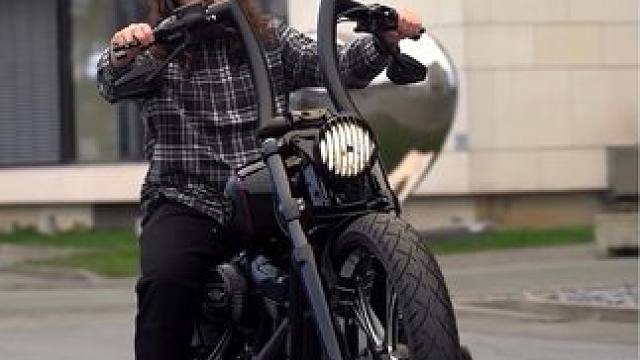 突破不改，不如推下海 #机车 #哈雷突破者 #复古机车 #重机