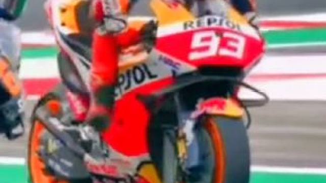 #93号马奎斯 #滑胎过弯 #压弯 #封闭场地请勿模仿 #摩托车比赛