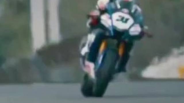 #摩托车比赛 #压弯 #滑胎过弯 #大神控车 #专业动作请勿模仿