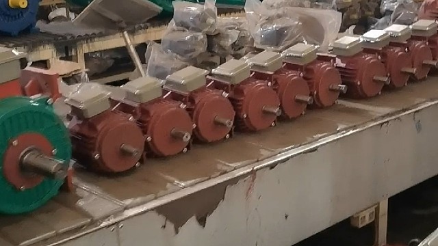 新的梦想，新的希望，带着微笑拥抱阳光。