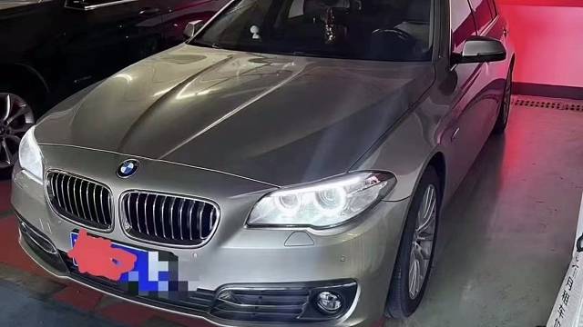 16年落牌，宝马525Li 豪华，上市公司名下，原版原漆，实表2.8万公里，里外非常新。 车好价高，