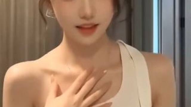 他们说我在撩你，其实是在等你撩我#你的小甜甜 #邻家女孩 #笑容最治愈的女孩 #小蛮腰扭起来 #对视