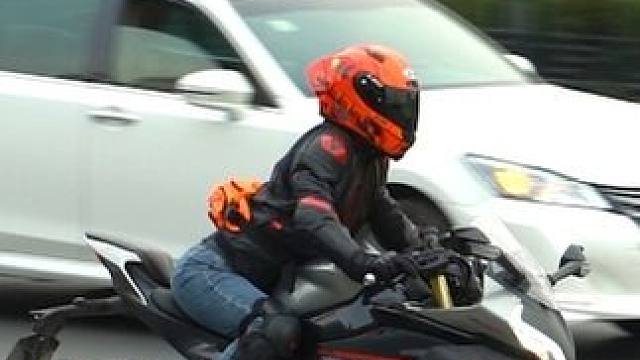 2024.2.7南门
第三组
450SR也降价了，在车企如此内卷的今天，你还会选择小小R吗？
#机车