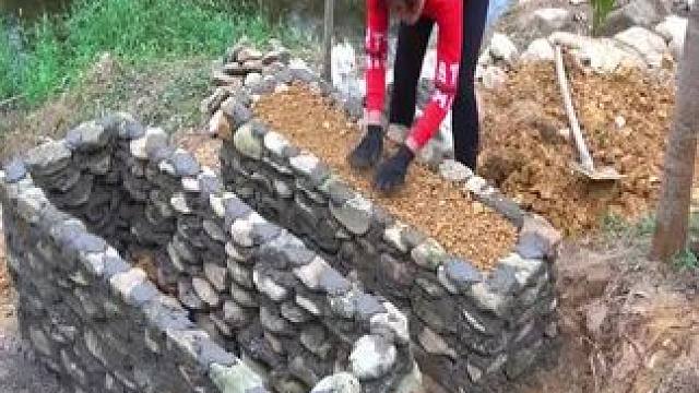 #阿福在农村 #为何砍笋的人九成砍笋前都拍一下竹笋 #记录农村生活大山里的生活 #露营烧烤这种形式为