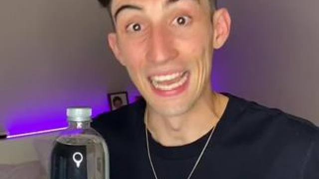 这个就是球王C罗在喝的苏打水，喜欢C罗的小伙伴快点冲吧#C罗#矿泉水#苏打水