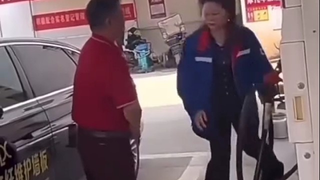 媳妇看得紧，藏钱要隐蔽